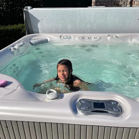 Chalet Met Grote Tuin En Prive Jacuzzi Alpehytte